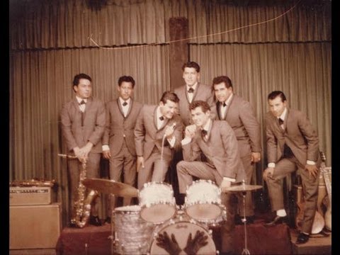 LOS MOONLIGHTS     No. 1   ( 9 canciones de los 60's y 70's).