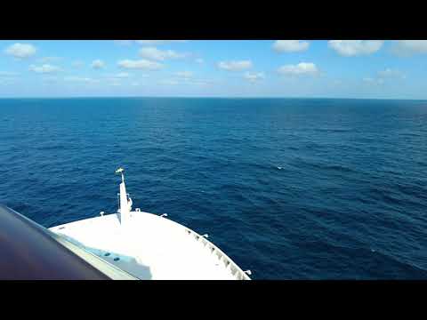 AIDAnova 2022 4K mit Ausblick von Terrasse Deck 15 auf den Atlantik