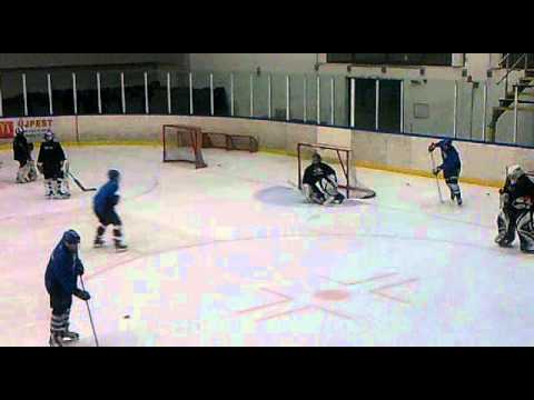 Roland és Bence együtt a jégen.mp4