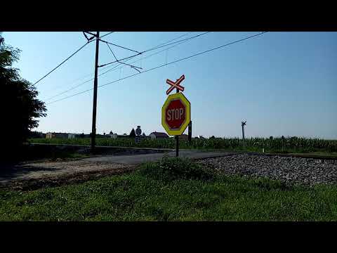 Průjezd 163 095 přes nový žel. přejezd v Bedihošti