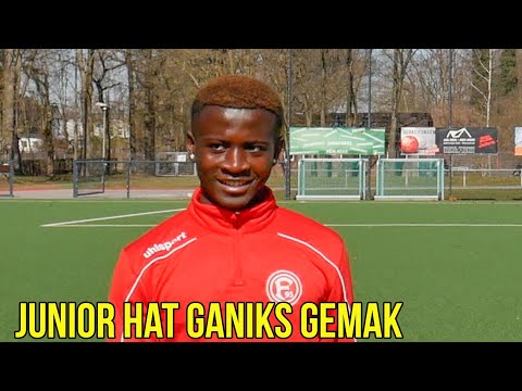 Kingsley Coman Cousin Junior hat ganiks gemak