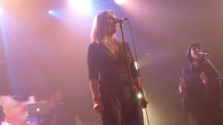 Saint Etienne - She's The One