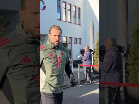 Harry Kane arriving for Bayern's training session before the game against Royal Union Saint-Gilloise