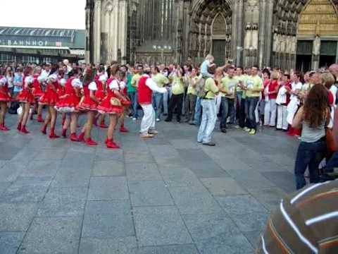 Junggesellen Abschied vor dem Kölner Dom
