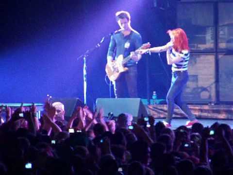 Paramore 07-05-2009 Live Misery Business