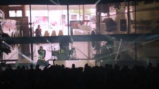 Lecrae performs &#39;Dirty Water&#39; at the Riverside Theater