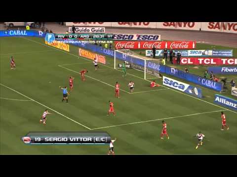 Gol de Vittor (e/c). River 1 - Argentinos 0. Fecha 18. Torneo Inicial 2013. Fútbol Para Todos