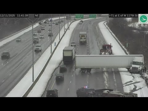 Semi crash blocks several lanes of I-71 North in Cleveland