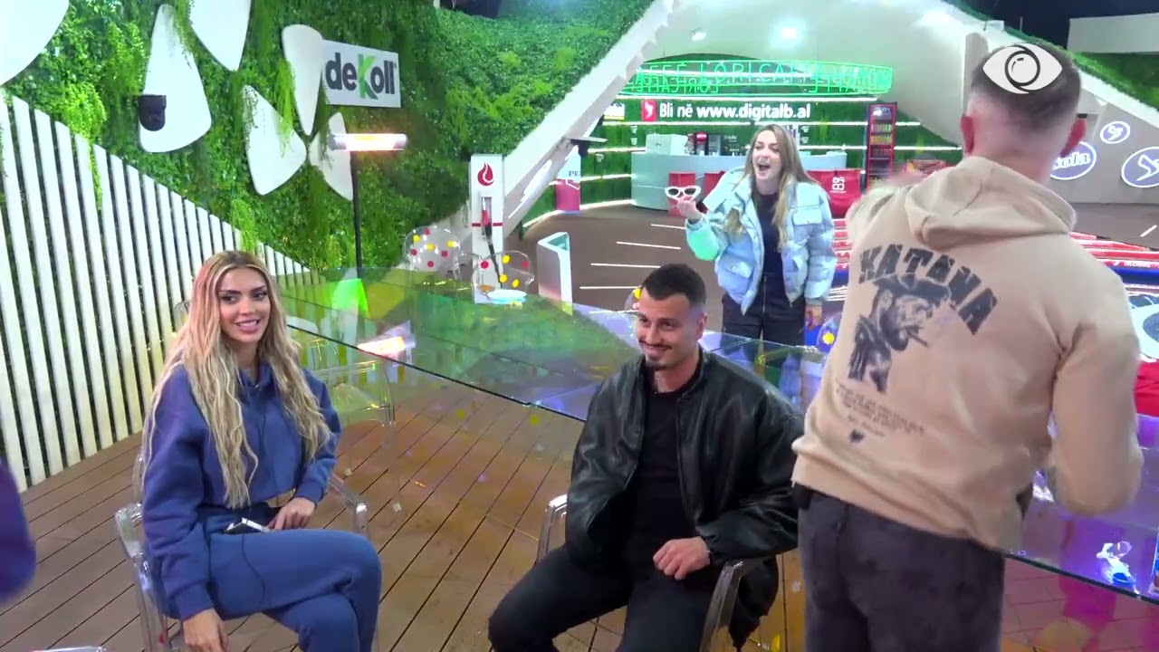 “Kapi syzet…”/ Juela i jep syzet Selin, batuta mes banorëve