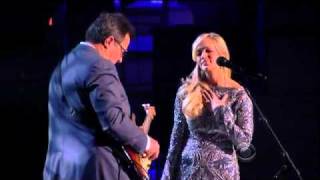 Carrie Underwood Ft. Vince Gill - How Great Thou Art @ ACM Girls' Night Out 2011