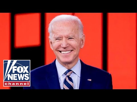 塔克：拜登的事業是由信用卡公司提供資金的。 (Tucker: Biden's career bankrolled by credit card companies)