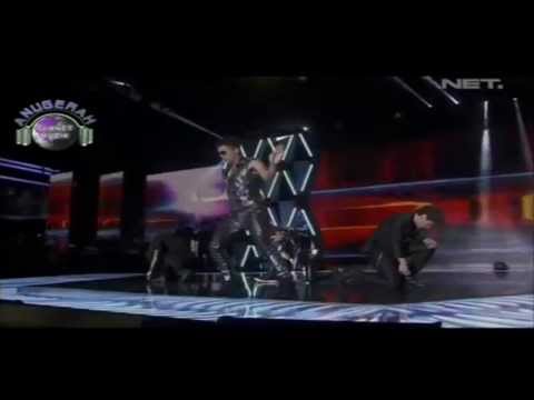 S4 - She Is My Girl at Anugerah Planet Muzik Singapore 2013 with Lyrics