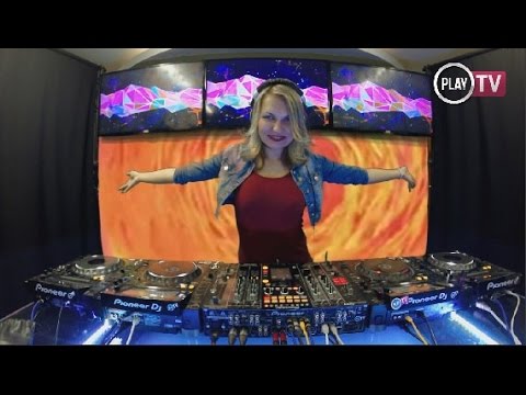 VIKI WIN - Live @PLAY TV 11.05.2017