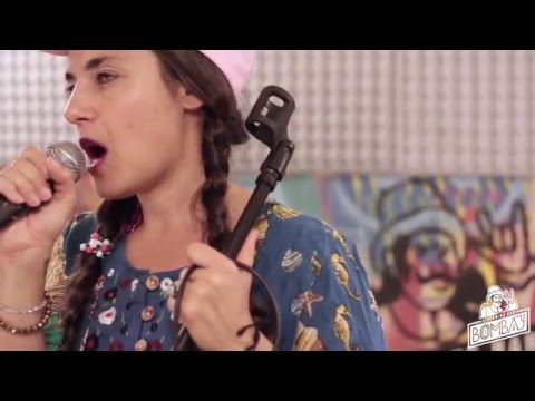 SARA HEBE & RAMIRO JOTA / VIVO BOMBAY