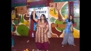 Nikita&#39;s Birthday Party Dance - Small Town Girl (Bachna Ae Haseeno)