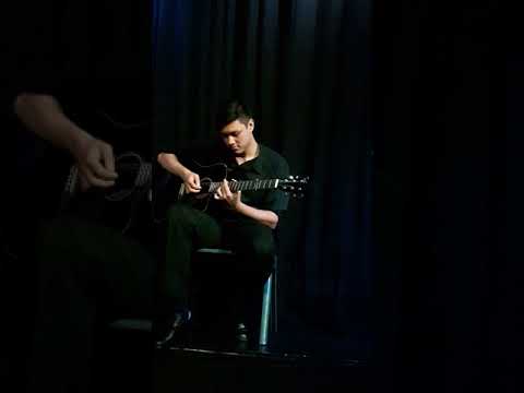 Joshua Halliday performing