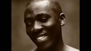 Muna Nyuwe by Richard BONA