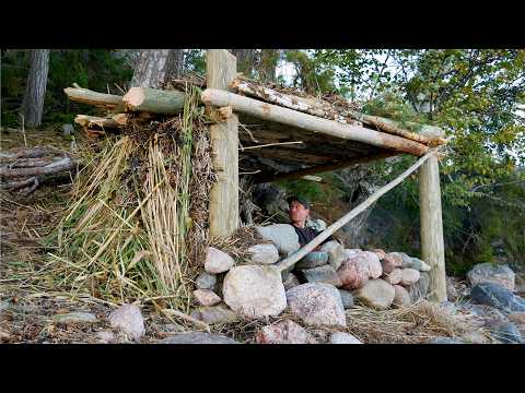 3 Days Island Bushcraft: Building Shelter on the Beach