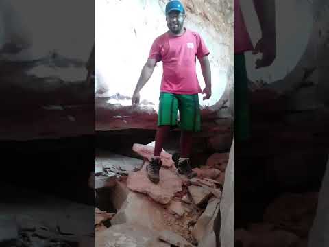 Caverna onde saí às luzes de Igatu , Andaraí ChapadaDiamantina Bahia Brasil