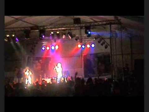 Atpc  Feat  Bunna   Un pò di luce,Se fossi in te @ Chico Bum To 30lug04