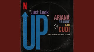 Kadr z teledysku Just Look Up tekst piosenki Ariana Grande & Kid Cudi