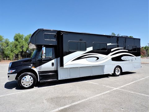 2019 Nexus Wraith 35W Luxury Super C Bunkhouse King Bed Cummins Turbo Diesel Double Slide