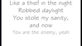 Traitor- Daughtry(WithLyrics)