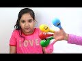 Daddy Finger Nursery Rhymes | Learn Colors With Balloons ! !شفا تلعب بالبالونات المائية mp3
