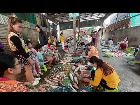 Morning Market Walk – Fresh Produce & Street Snacks!