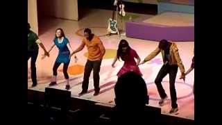 Fresh Beat Band in Concert - Friends Give Friends a Hand