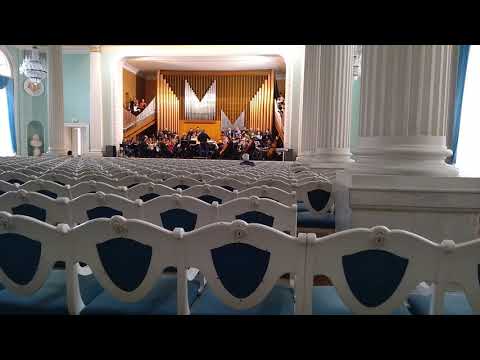 Corul din Chișinău, dirijor : Ilona Stepan.