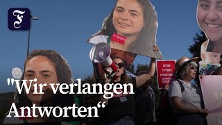 Demonstranten fordern Aufklärung des 7. Oktober