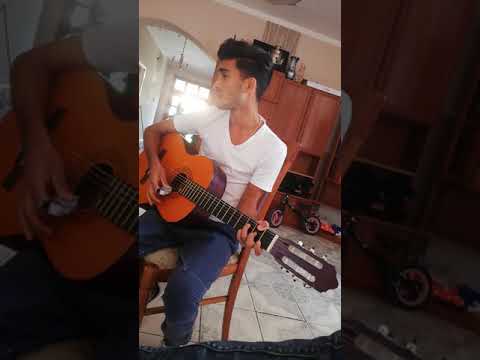 Lakatos Zolika (Dédé) 2018 Csukárdi Zolinak kedveskedik