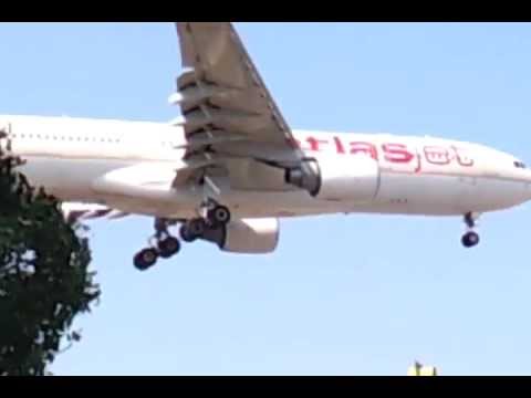 Atlasjet landing to IST 2011-09-17
