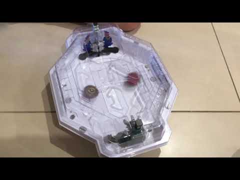Beyblade battle Drain Fafnir vs red Drain Fafnir