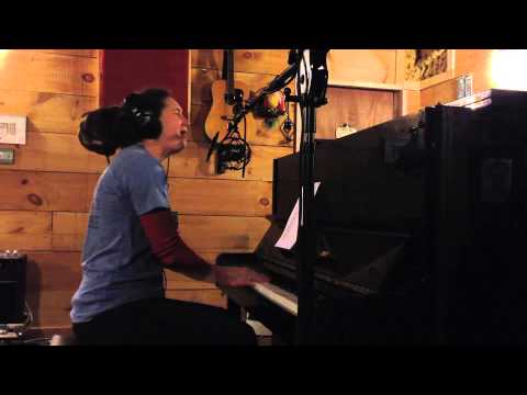 Live at Galuminumfoil Studio: Kristen Graves, 