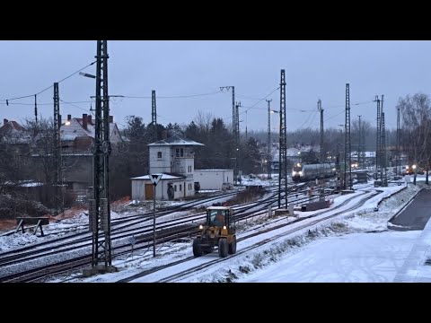 S-Bahn-Verkehr im sich im Umbau befindenden Bahnhof Neukieritzsch