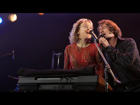 Song Sung Blue | Prvi napovednik | V kinu od 25. decembra