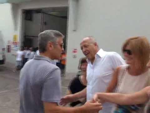 Il “Buongiorno” di George Clooney ai suoi fans a Sarnico