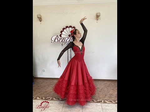 Spanish costume P 0349 - video 2