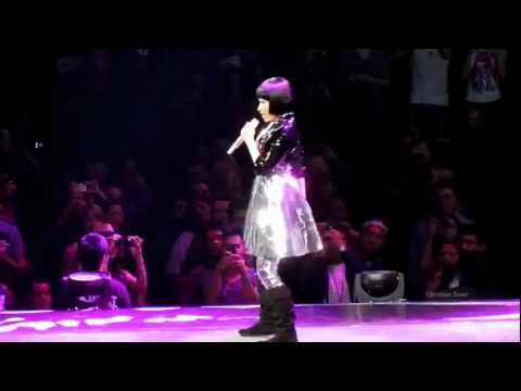 Nicki Minaj - My Chick Bad (Femme Fatale Tour) San Jose, Califonia HP Pavilion