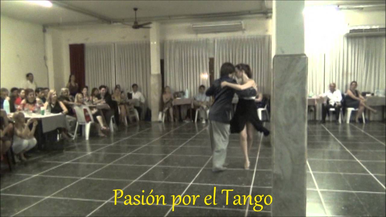 LUCILA BARDACH y MARCELO LAVERGATA Bailando MILONGA VIEJA MILONGA en FLOREAL MILONGA