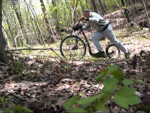 Comparison of 4 footbike climbing techniques