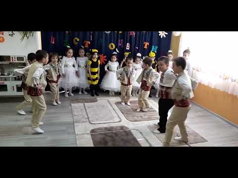 Пролетен поздрав от децата на ДГ Детелина, с Тополица