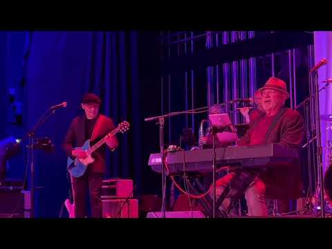 USE WHAT U GOT TO DO WHAT U CAN LIVE @ RAUE