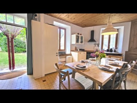 Fantastic Country house fully renovated with large garden, barn and outbuildings - A13083