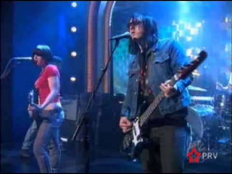 the distillers   beat your heart live on conan