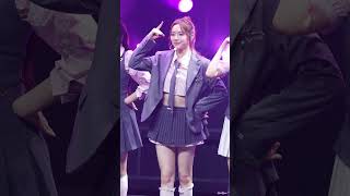 251205 피프티피프티(FIFTY FIFTY) - Skittlez 문샤넬 4k60p 직캠 fancam @Welcome to Tweny Party