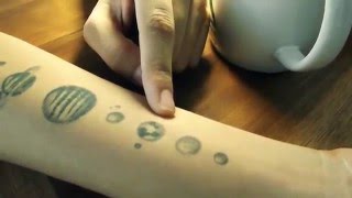 Musik-Video-Miniaturansicht zu Por Que Eu Tatuei Você Songtext von Karyna Rangel