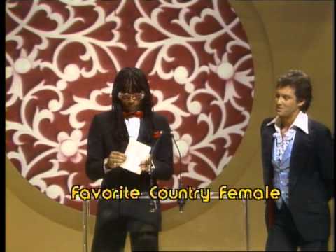 Crystal Gayle Wins Favorite Country Female- American Music Awards 1980